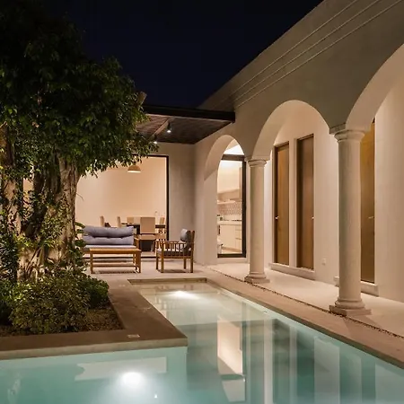 2 Bedrooms W/Tv Room And Studio W/Pool And Garage